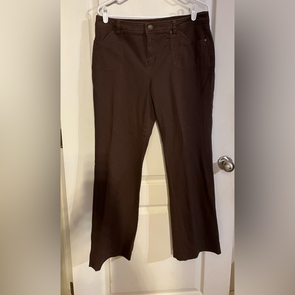 Jones Wear Jeans, Brown. Size 12. Good Condition.